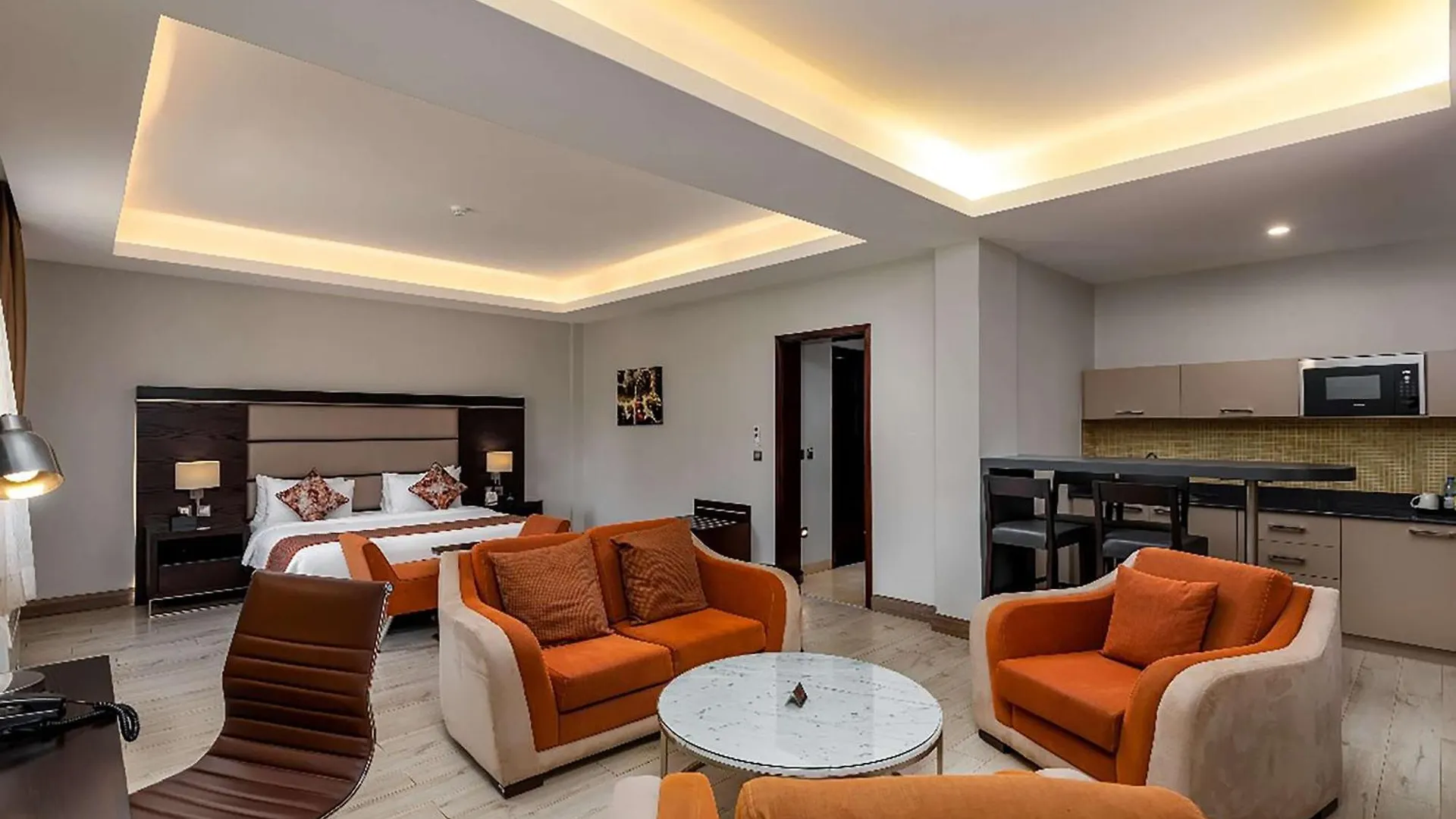 Athena Hotel Kampala 4*,