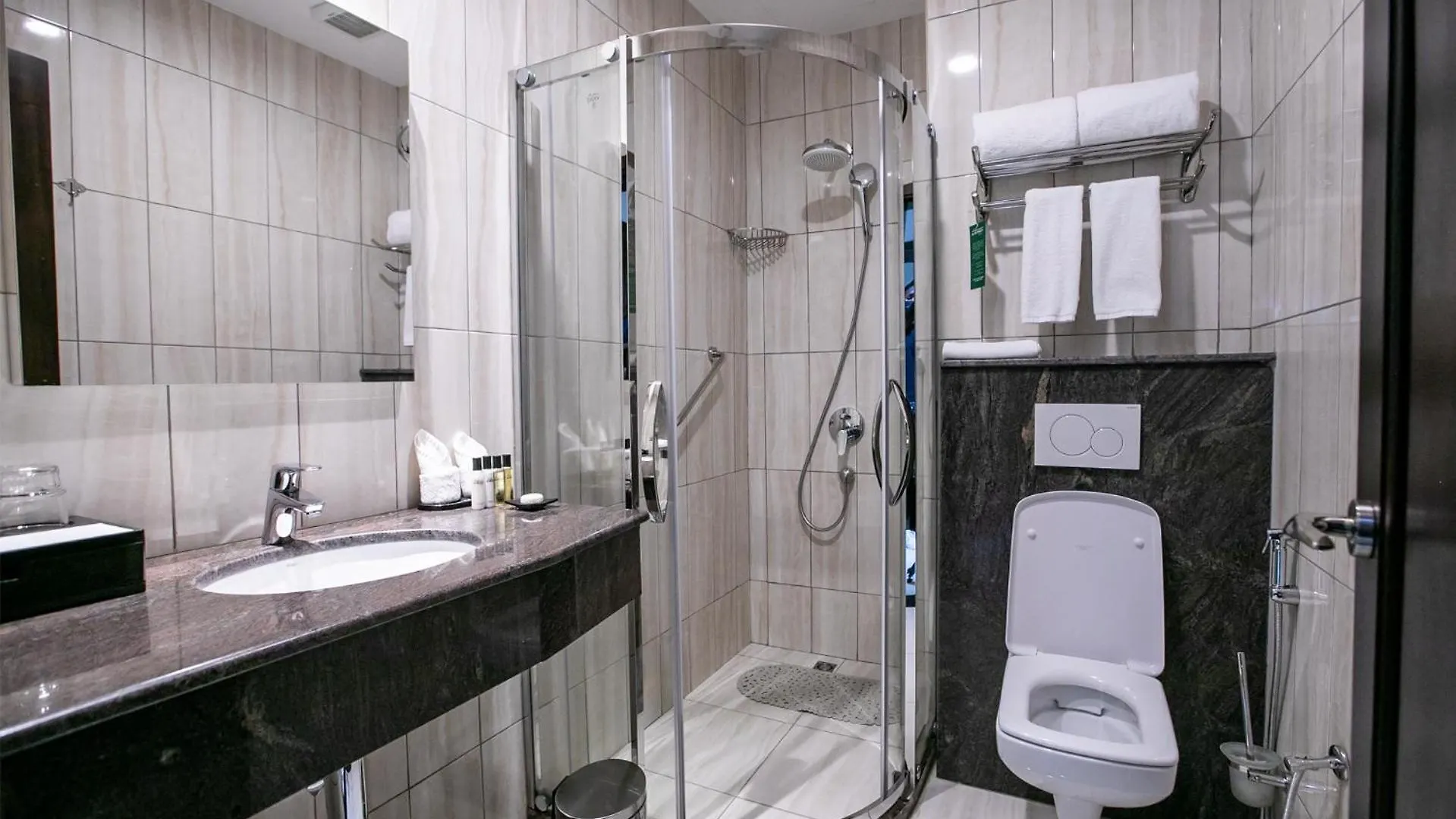 Athena Hotel Kampala 4*,  Uganda